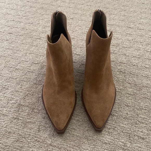Vince Camuto Gigietta Suede Block Heel Western Cowboy Ankle Boots BrownTan s 9.5 - Picture 2 of 12